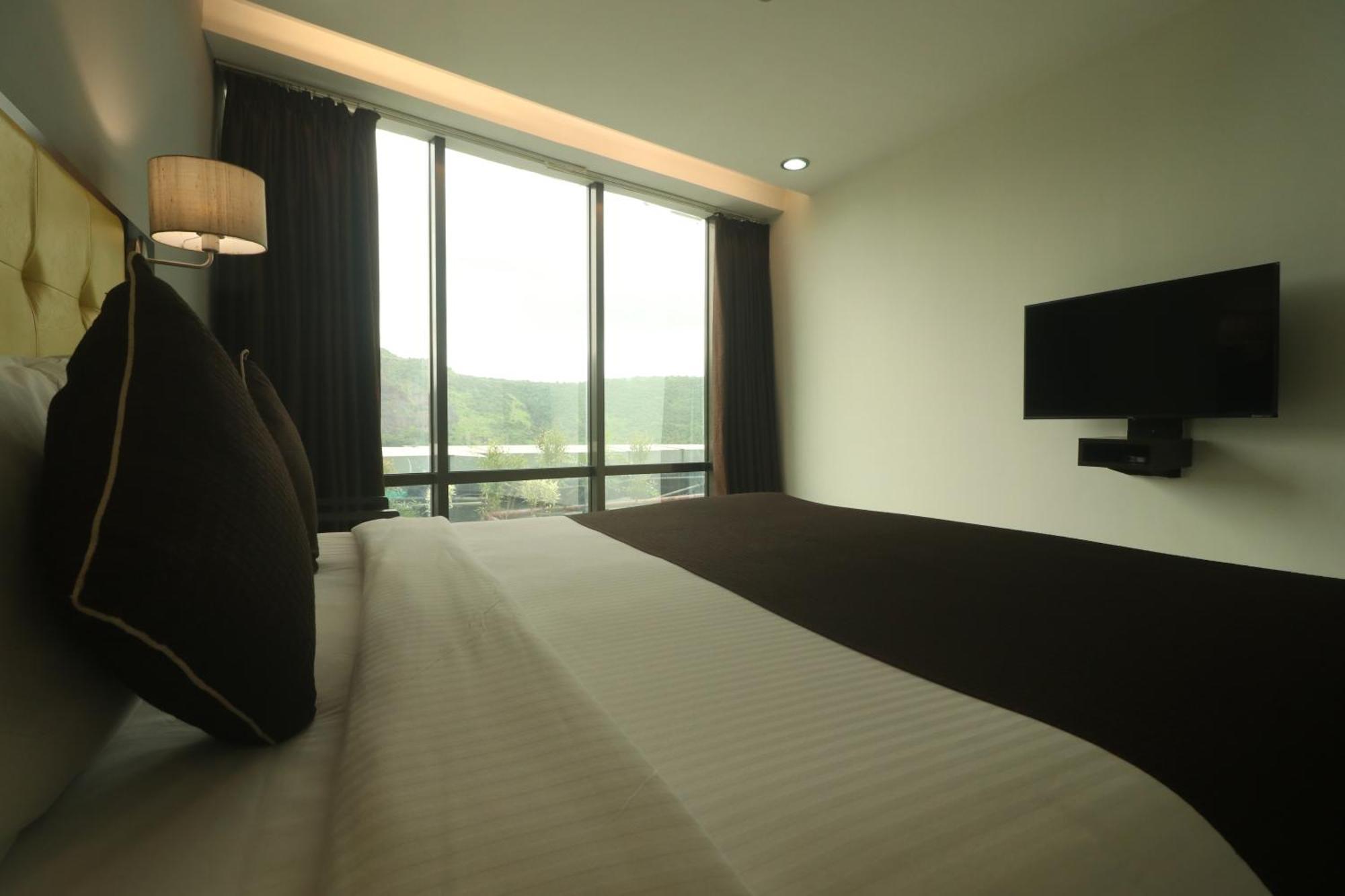 Hotel Mumbai House Airoli, Navi Mumbai Kültér fotó